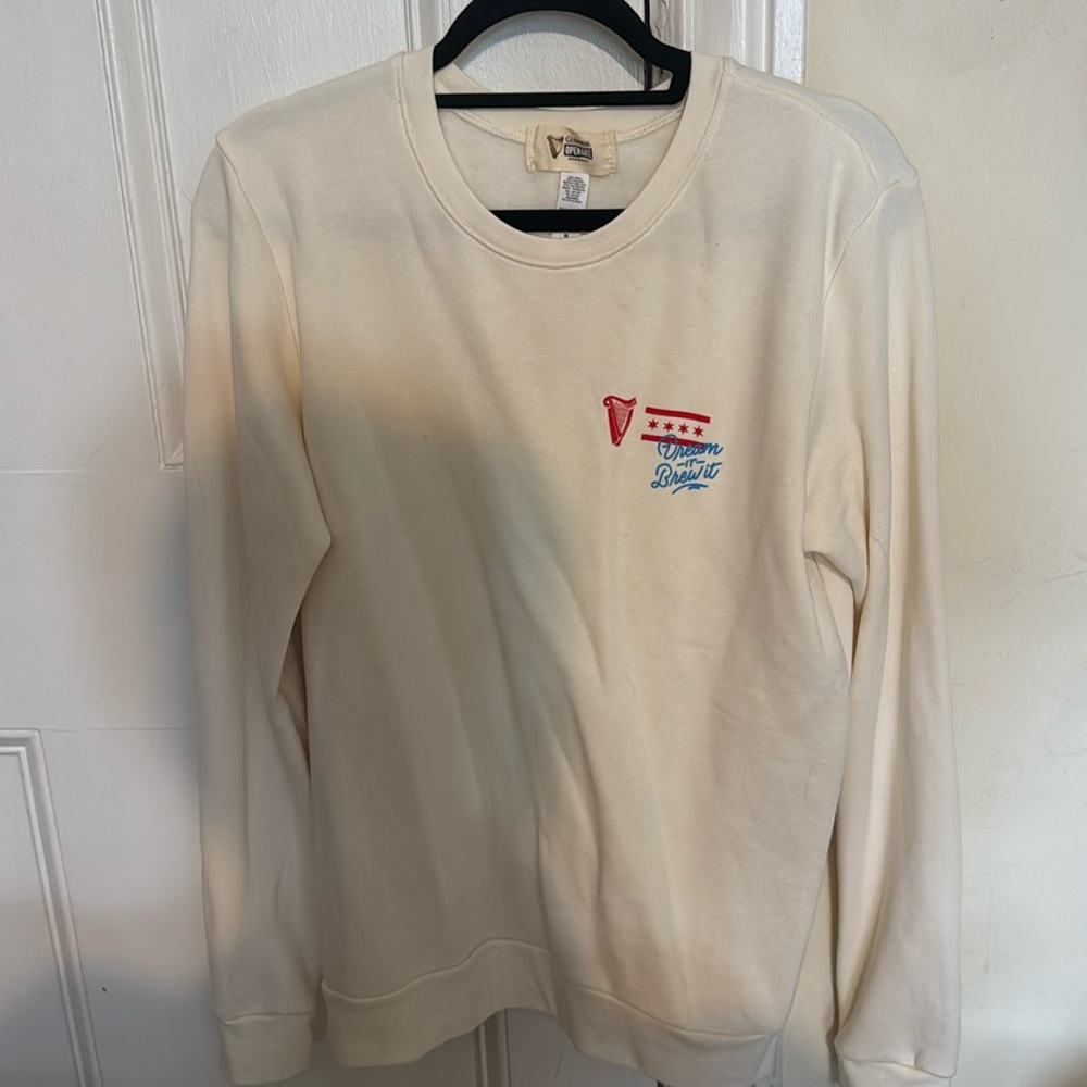 Size M Guinness Brewery Chicago sweatshirt